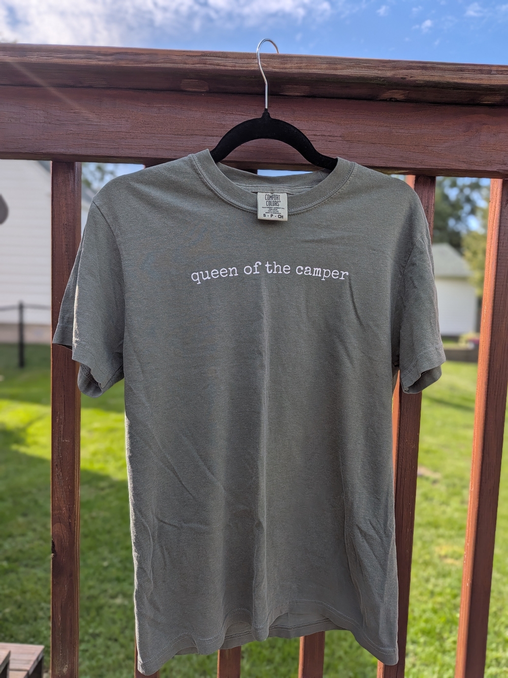 Olive green Queen Of The Camper Tee